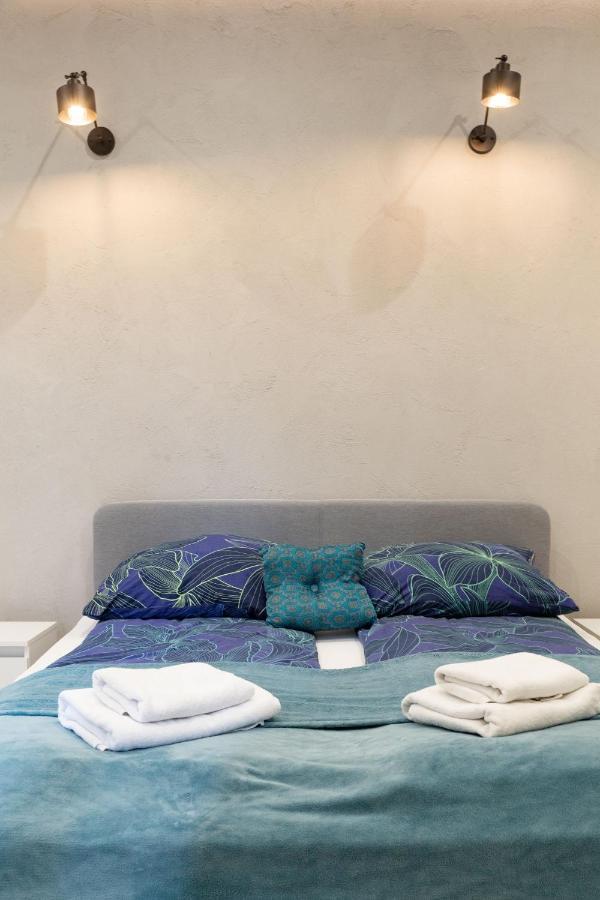 Shy But Shining! Lovely, Stylish & Fully Equipped. * Krakau